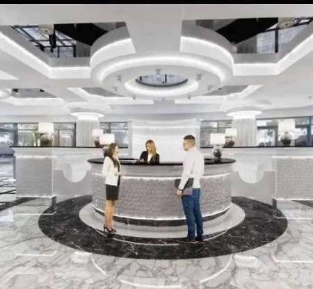 Hanza Tower White 24 Pool & Jacuzzi & Sauna * Szczecin