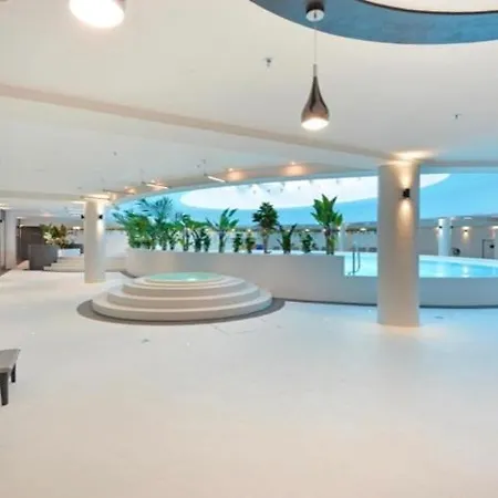 Hanza Tower White 24 Pool & Jacuzzi & Sauna Daire *